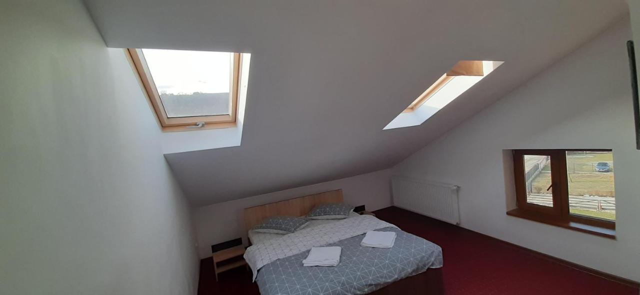 Pensiunea Montan Din Bran,Sat Simon Spa Indoor Bran  Exterior foto