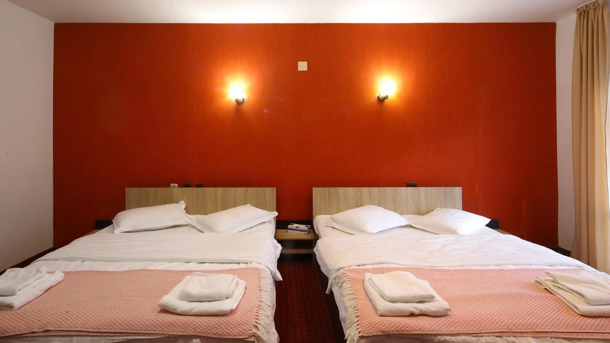 Pensiunea Montan Din Bran,Sat Simon Spa Indoor Bran  Exterior foto